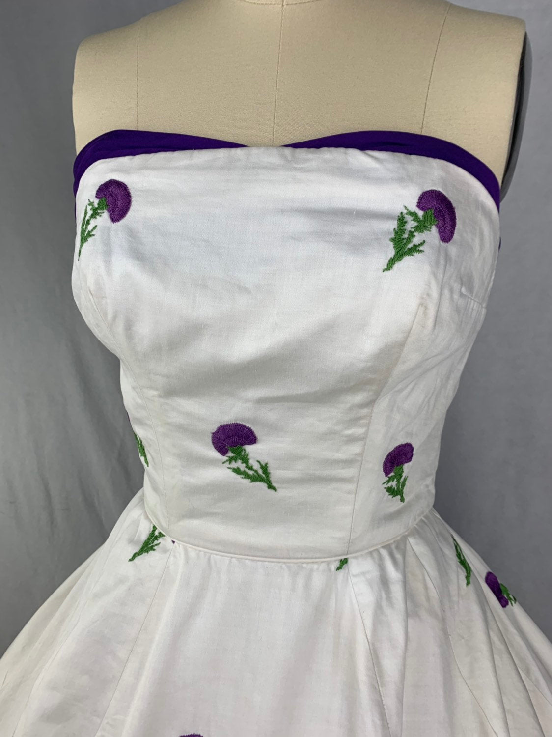 1950s Purple Embroidered Thistles Dress Size S