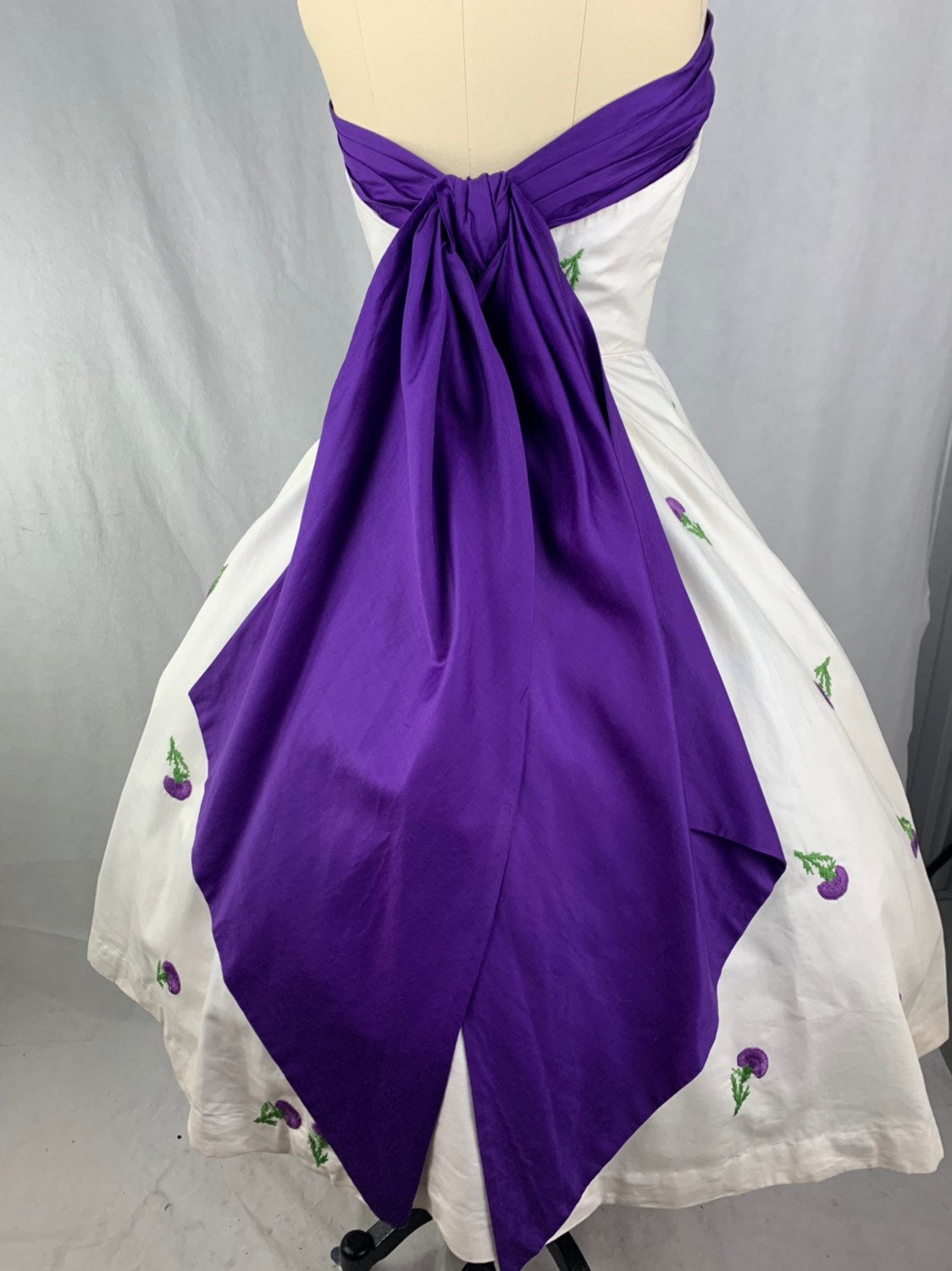 1950s Purple Embroidered Thistles Dress Size S