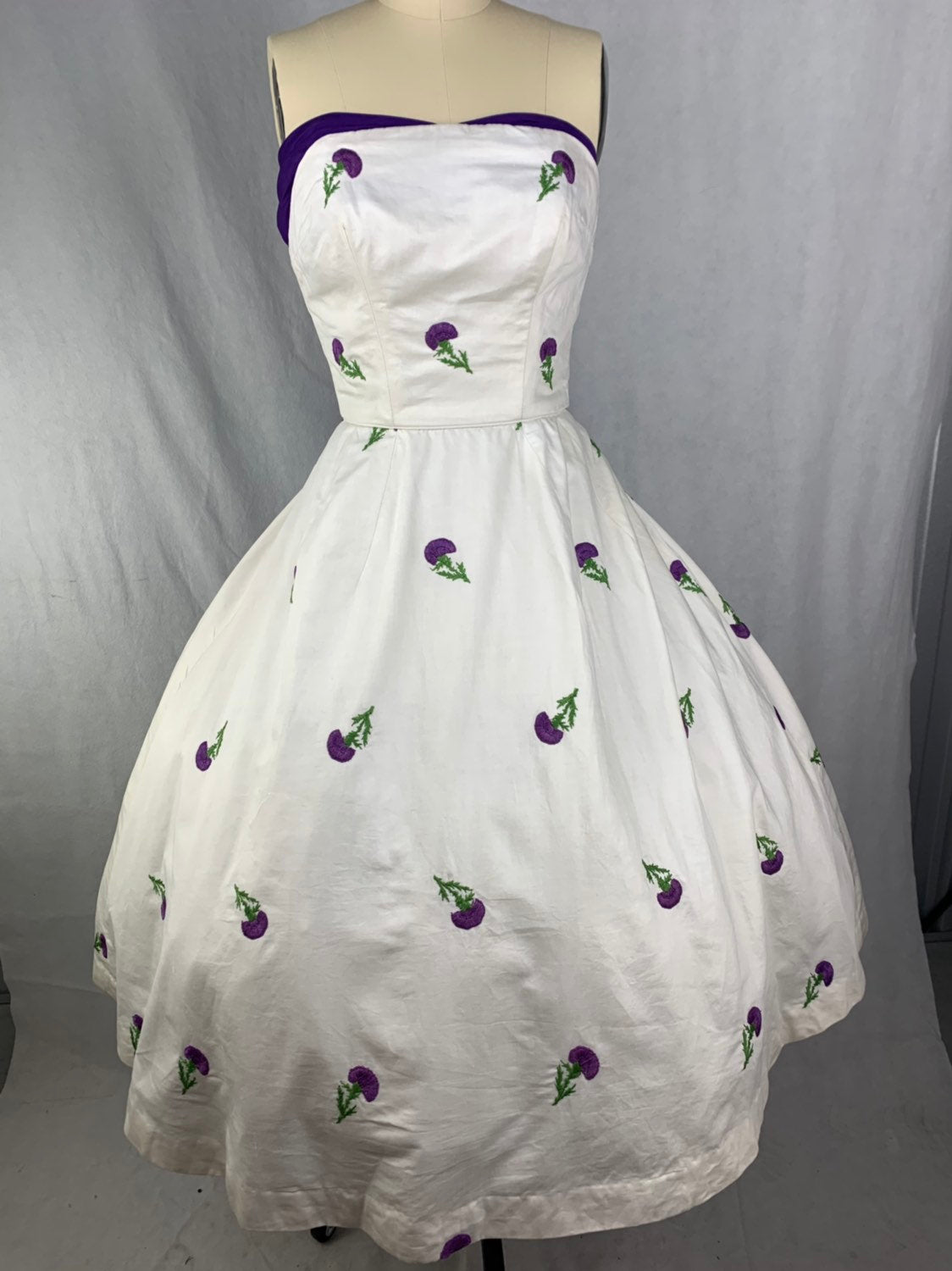 1950s Purple Embroidered Thistles Dress Size S