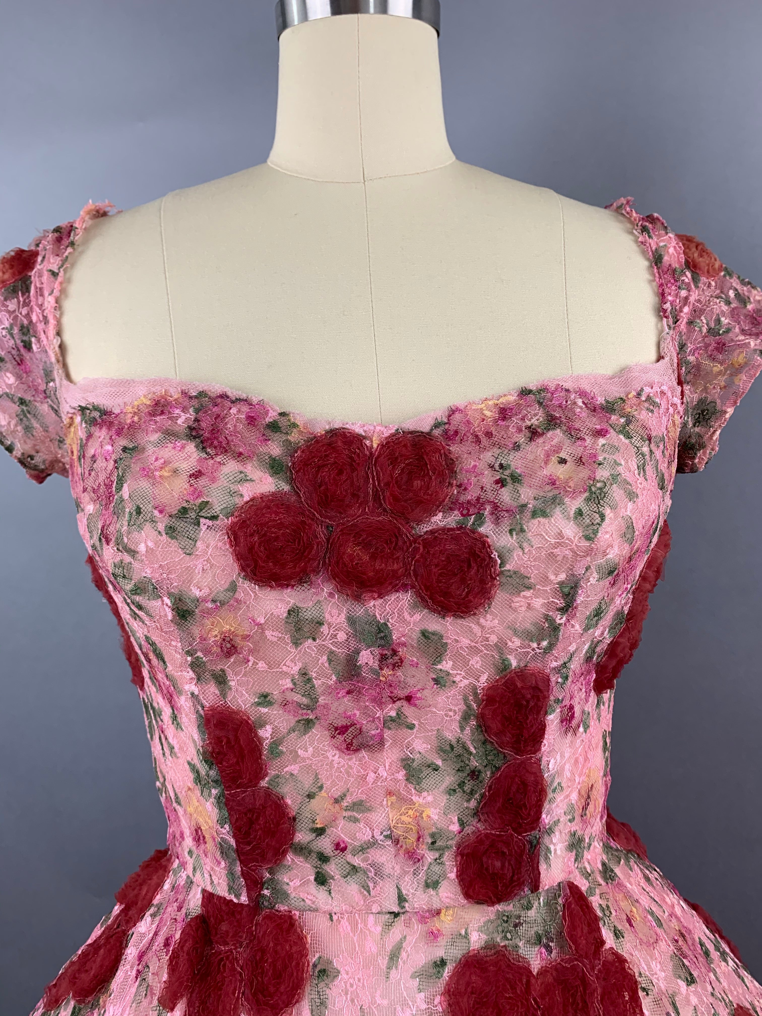 1950s Sylvia Rutkins 3D Red Roses Lace Party Dress Size S