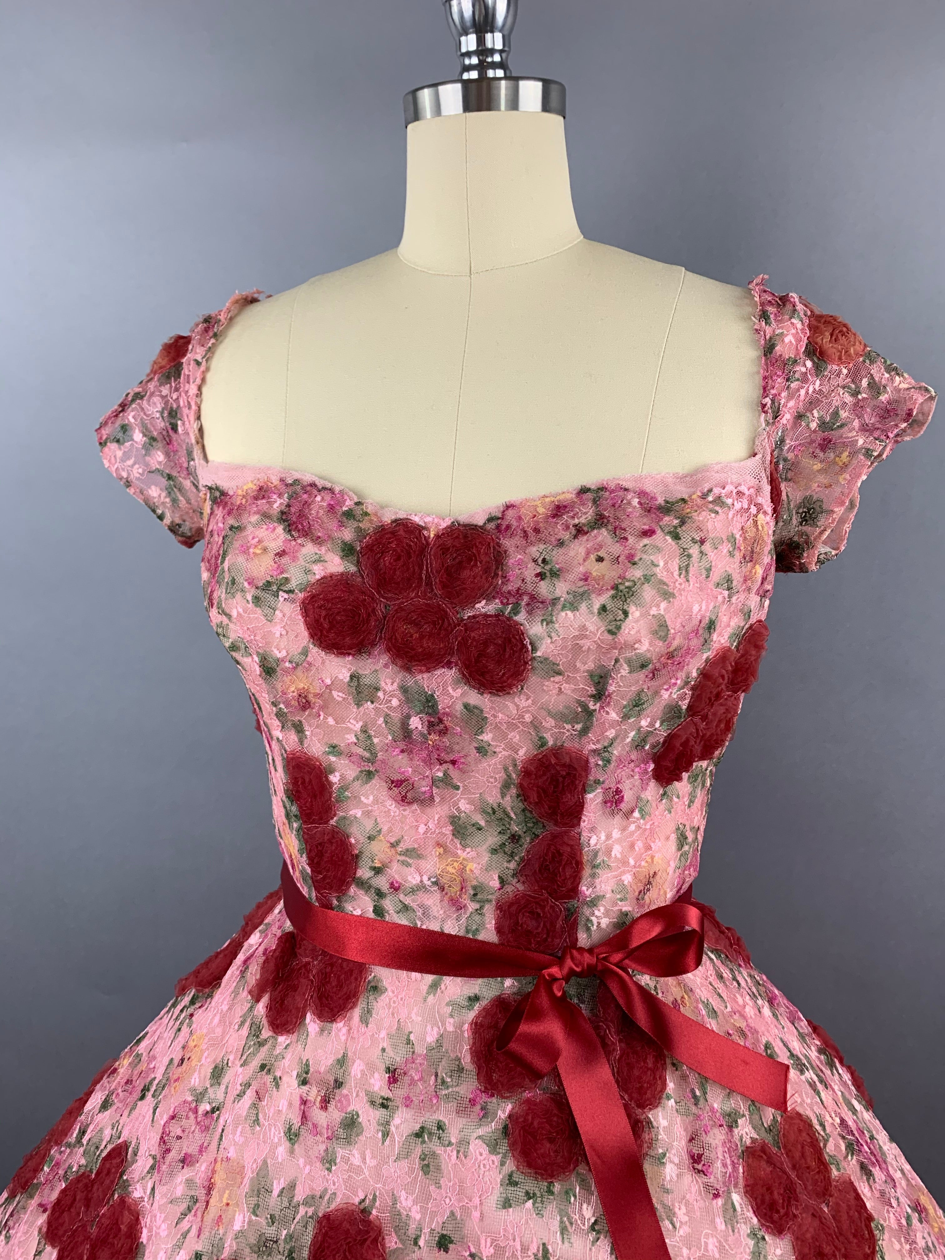 1950s Sylvia Rutkins 3D Red Roses Lace Party Dress Size S