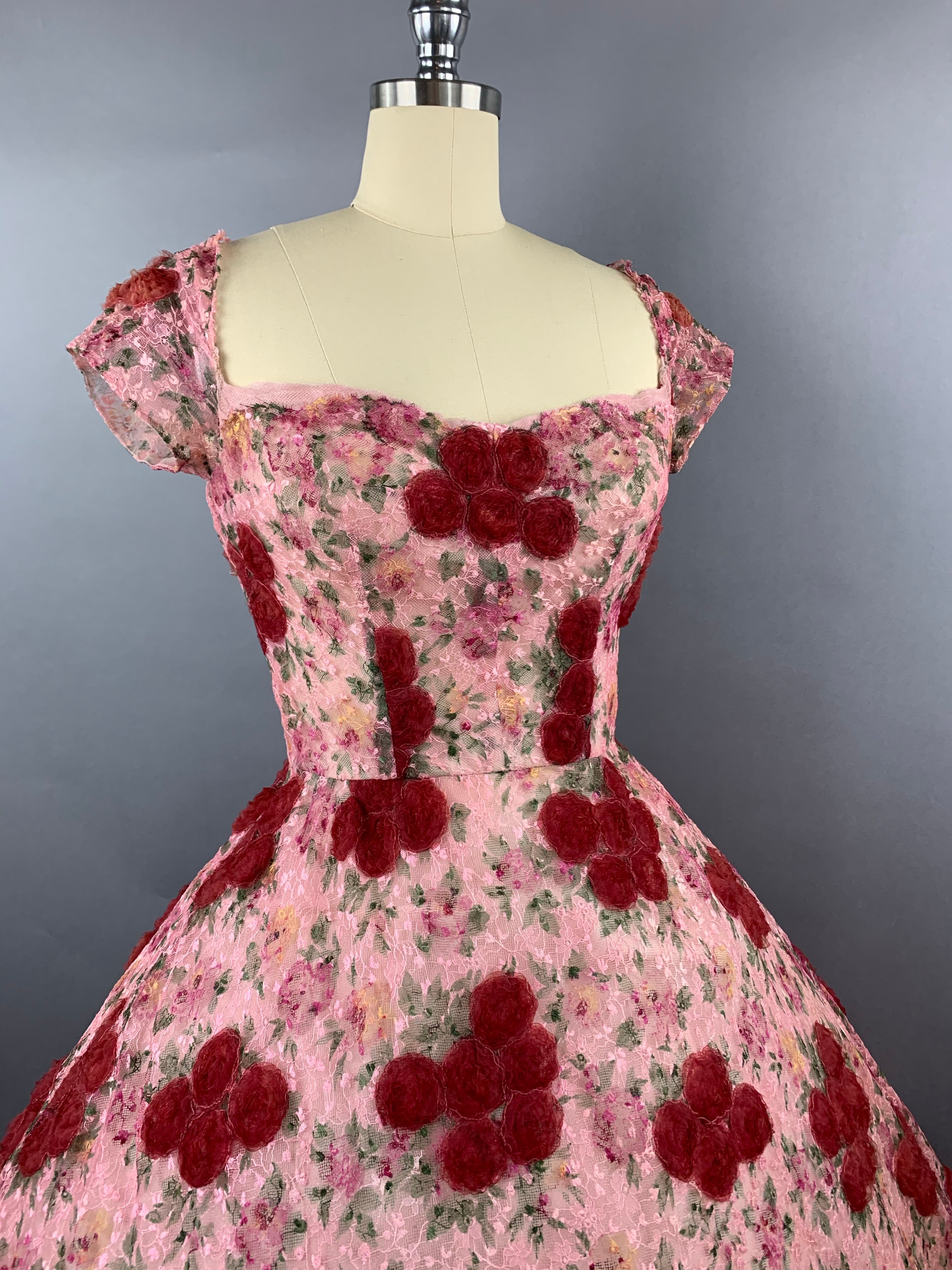 1950s Sylvia Rutkins 3D Red Roses Lace Party Dress Size S