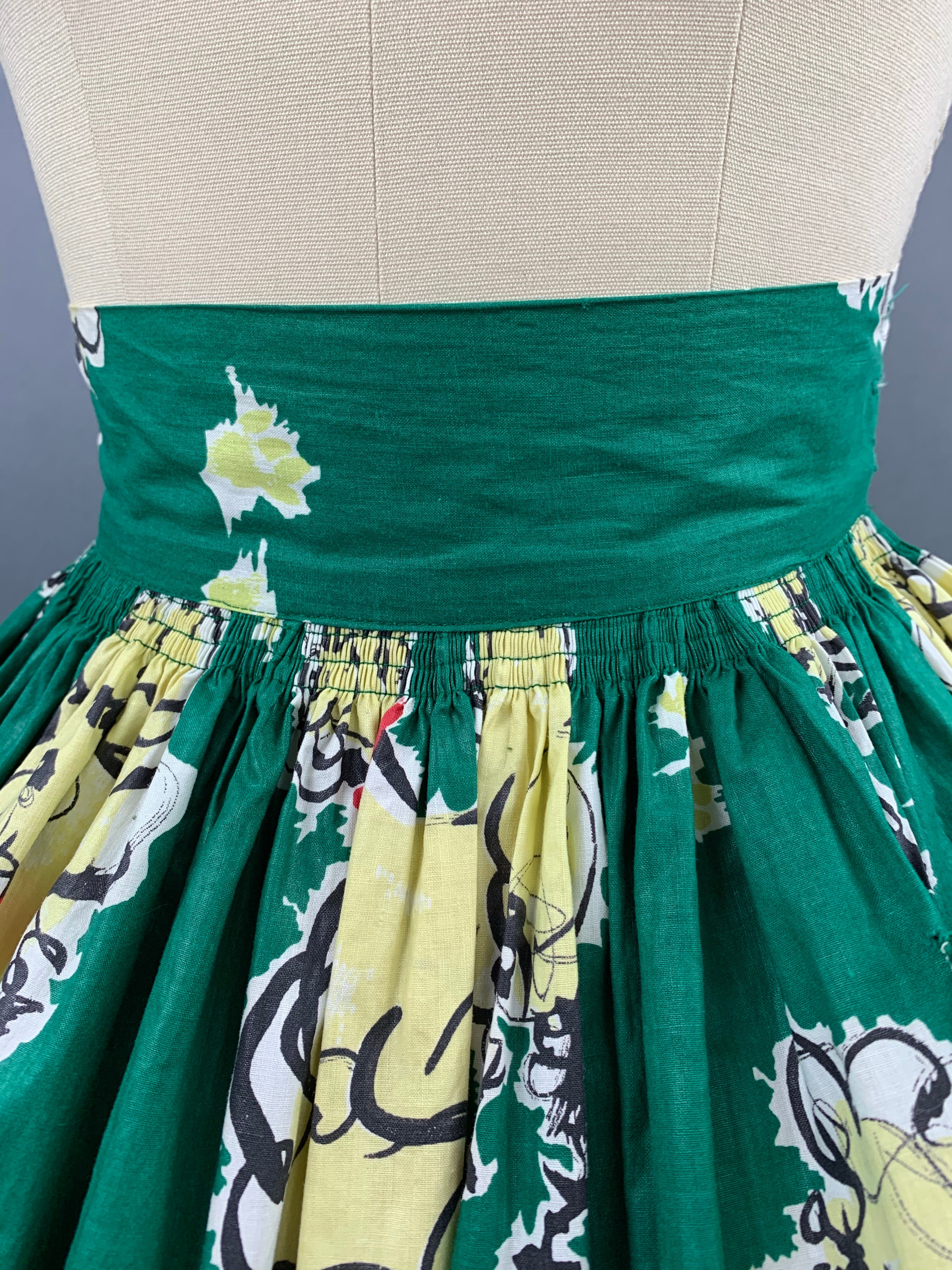 1950s Junior House Dog Skirt with Quilted Effect Pocket Size XXS