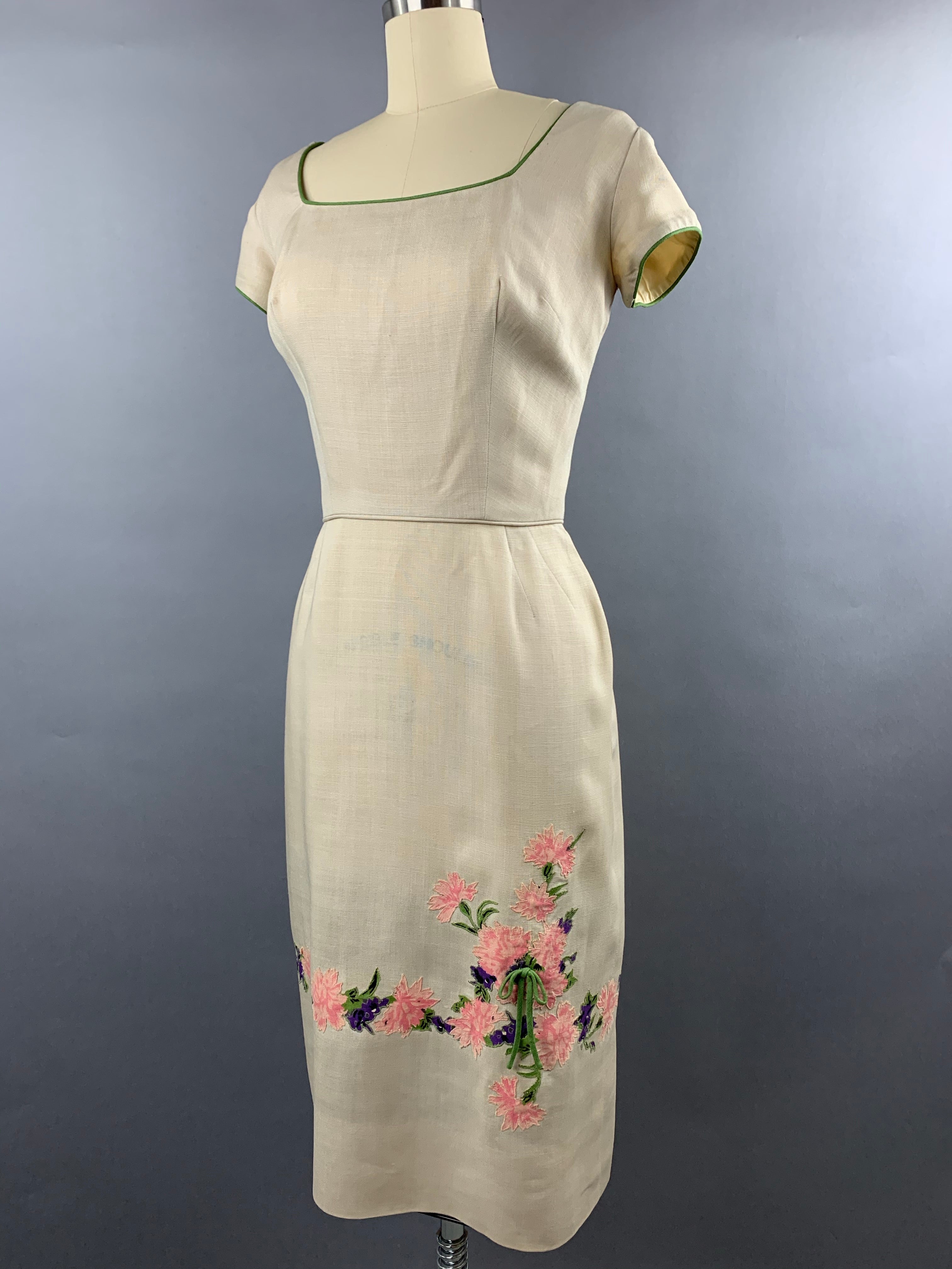 1950s Peggy Hunt Cream Linen Wiggle Dress with Carnation Applique Size S