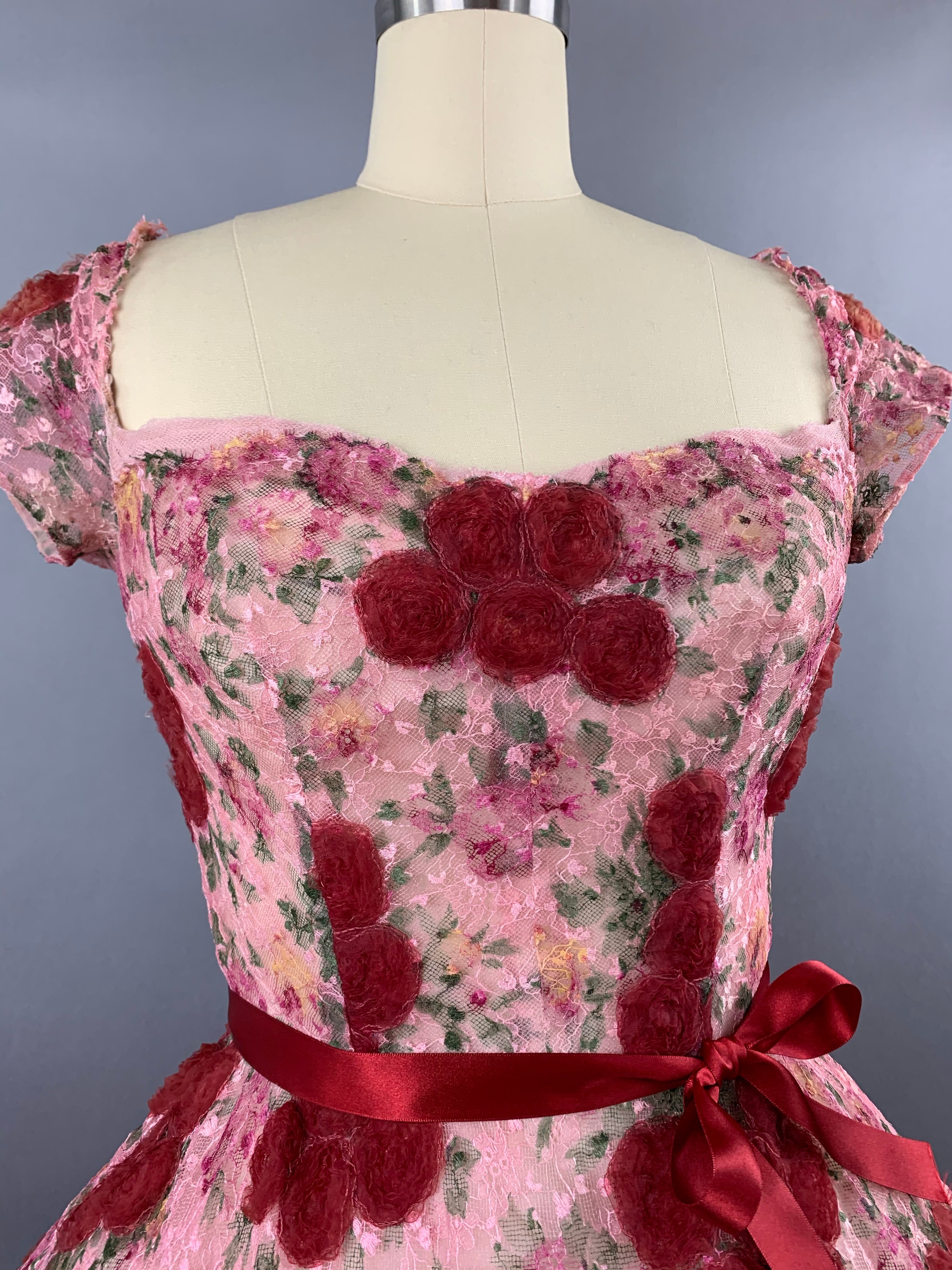 1950s Sylvia Rutkins 3D Red Roses Lace Party Dress Size S