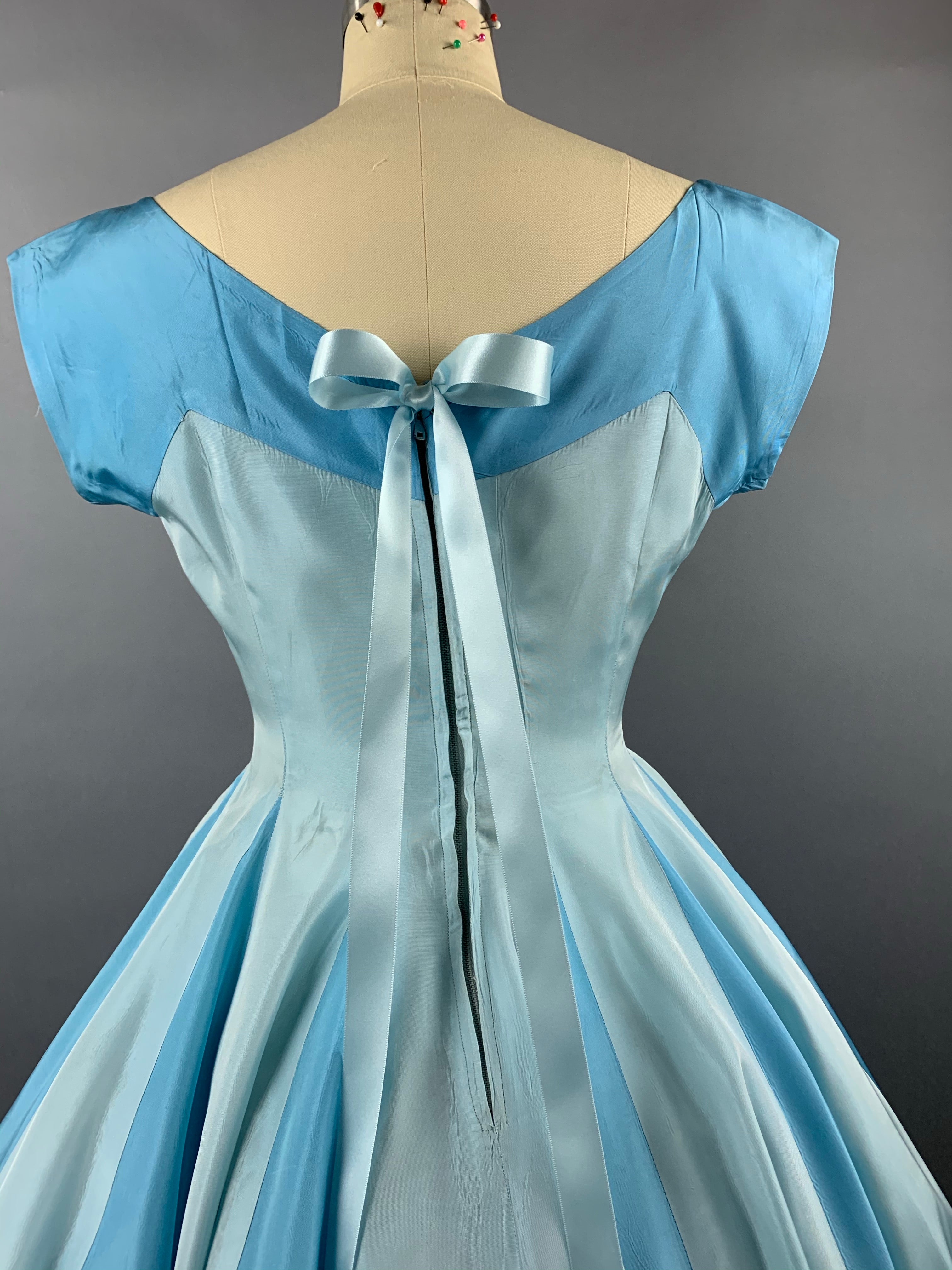 1950s Two Shades of Blue Full Skirt Party Dress Size M