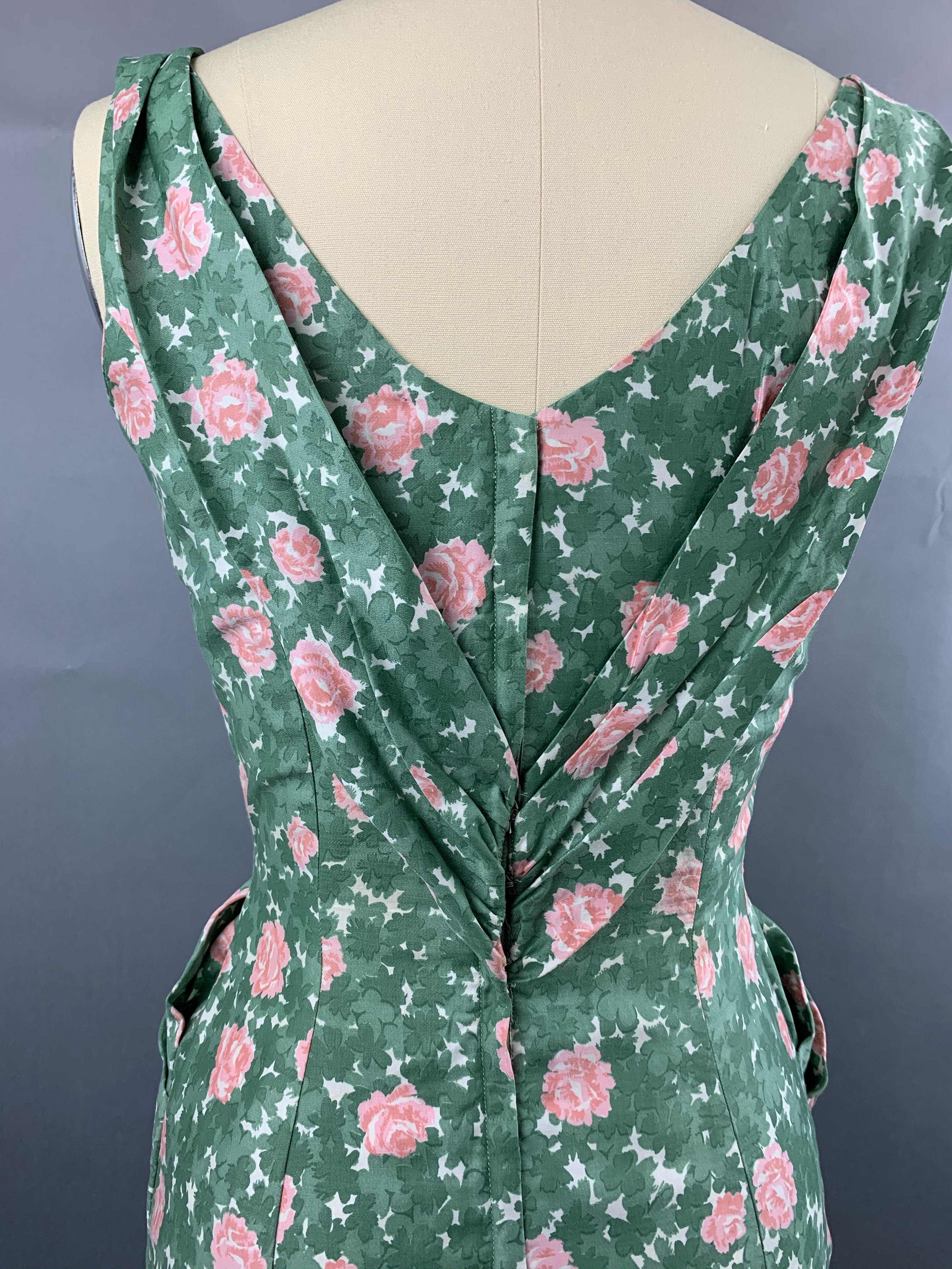 1950s Jeanette Alexander Green Cotton with Pink Roses Dress Size S