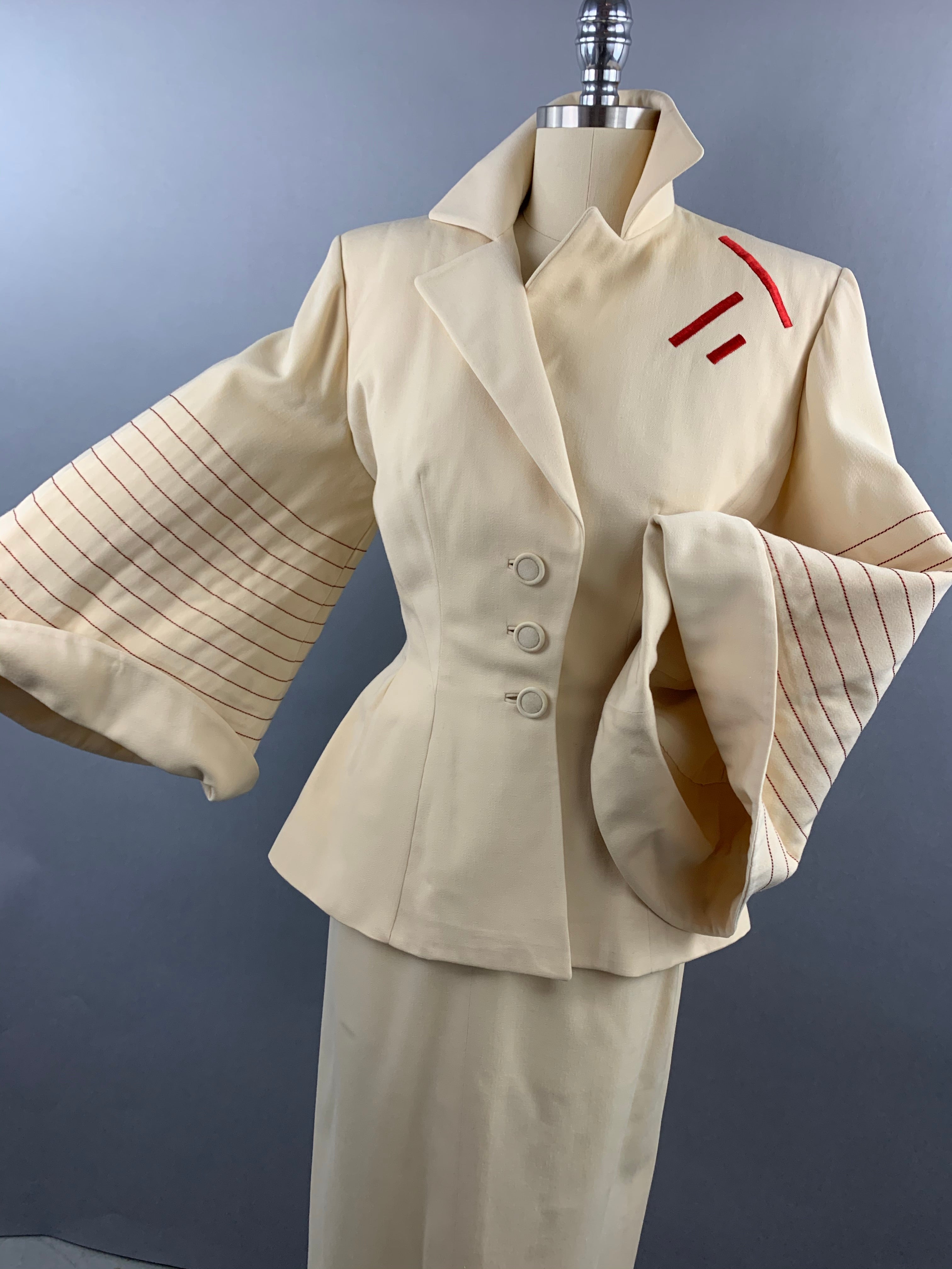 1950s Lilli Ann Cream Skirt Suit Size XS