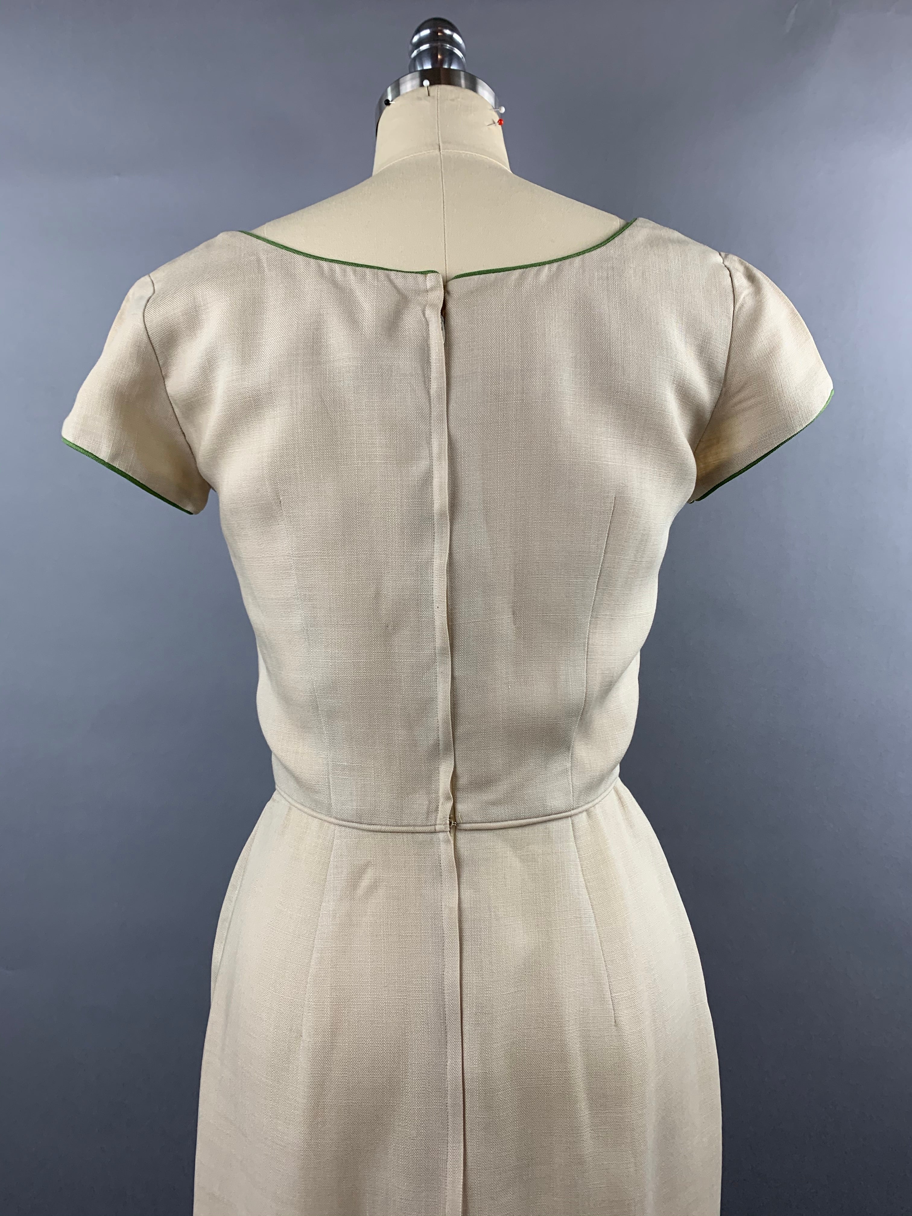 1950s Peggy Hunt Cream Linen Wiggle Dress with Carnation Applique Size S