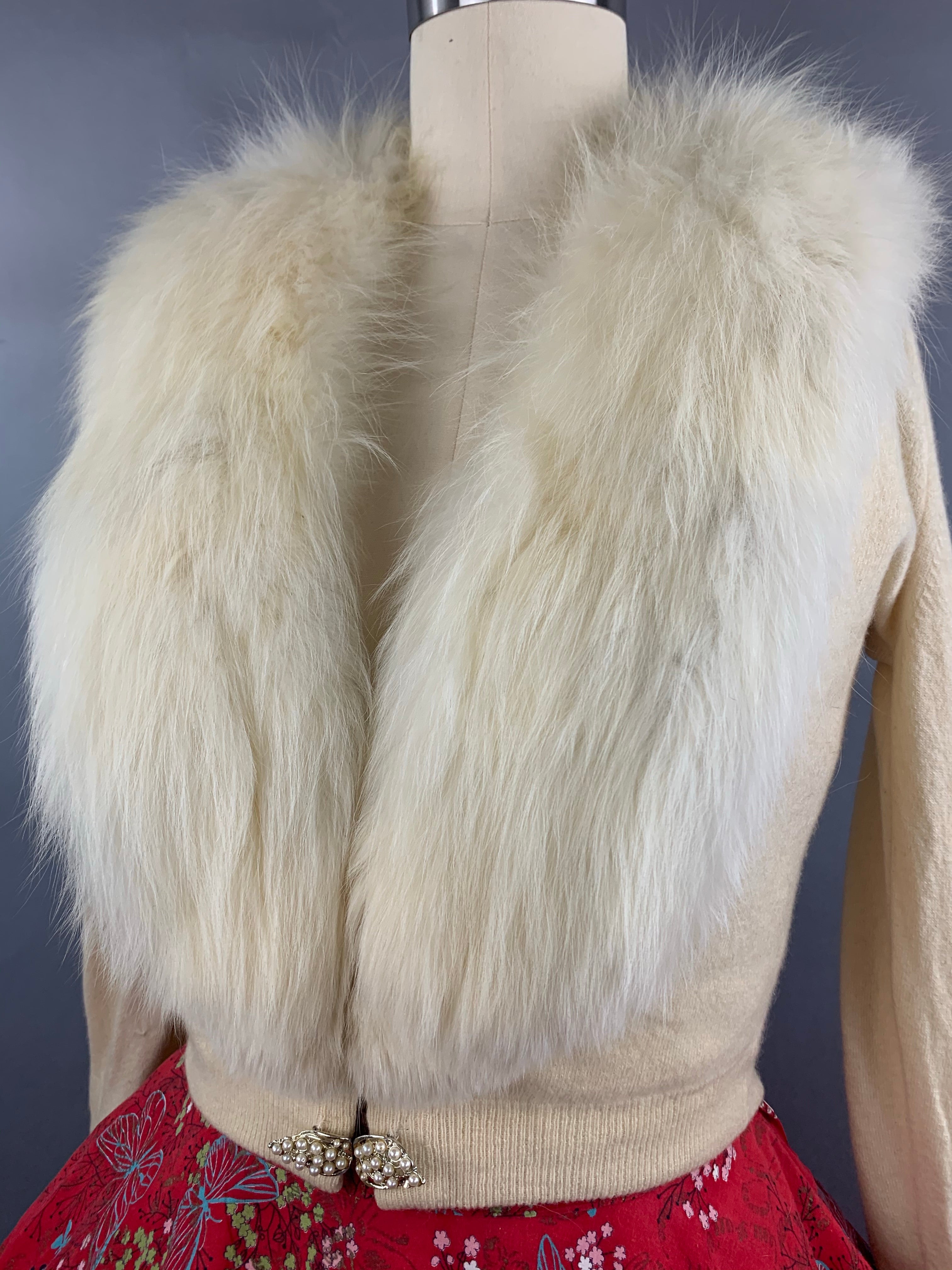 1950s Dalton Cream Cashmere Cardigan with Detachable Fox Collar Size M Size L