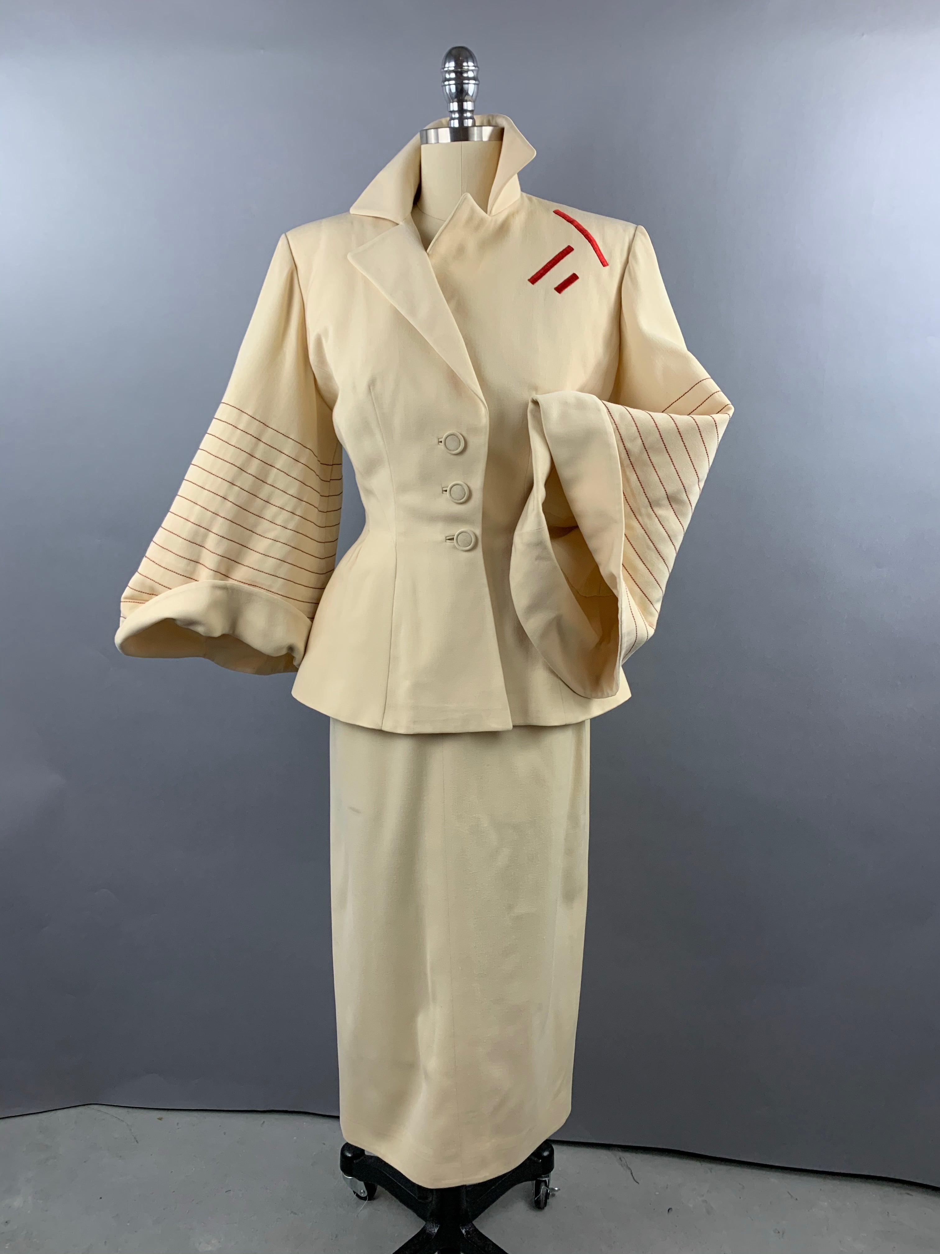 1950s Lilli Ann Cream Skirt Suit Size XS