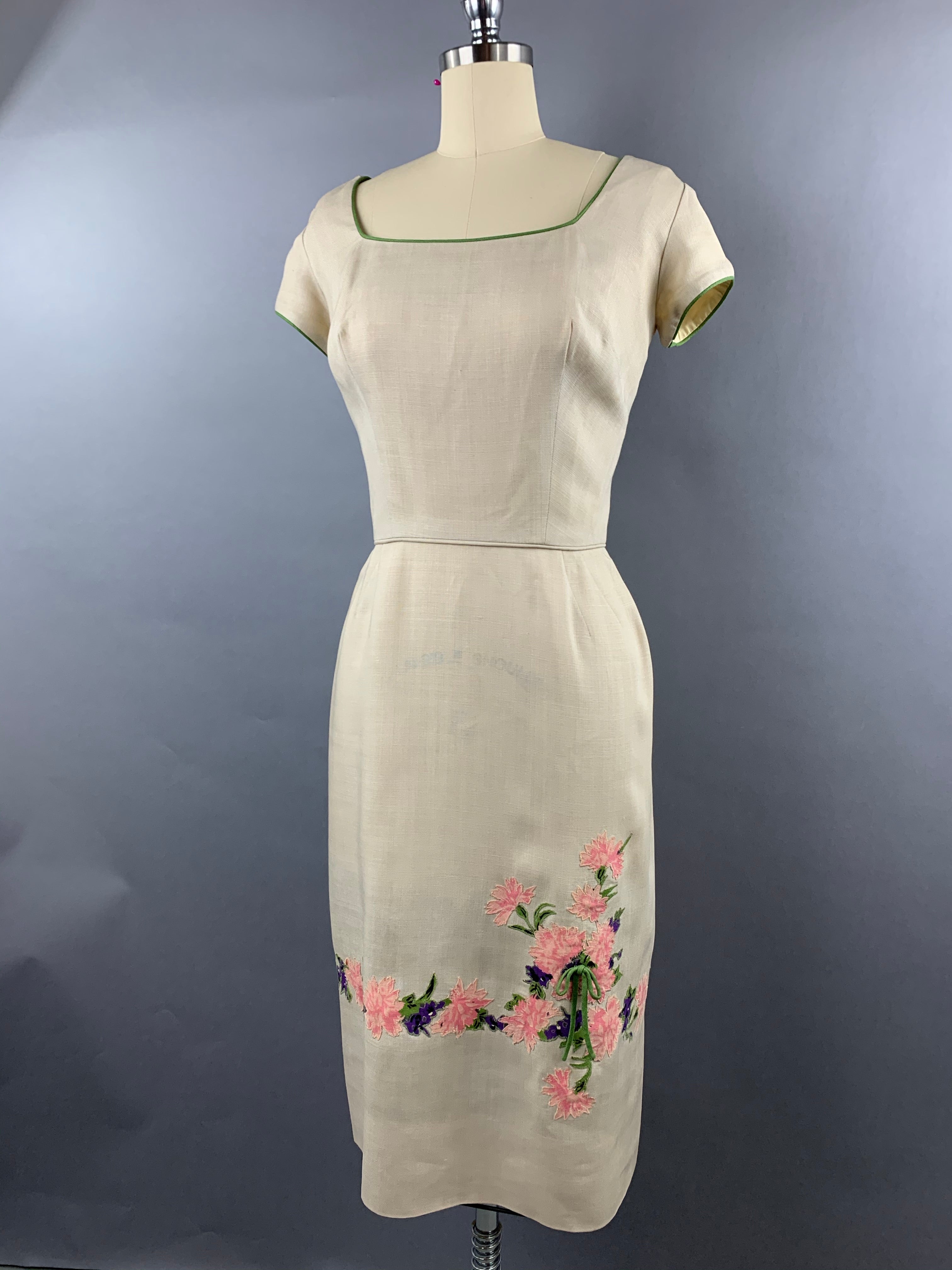 1950s Peggy Hunt Cream Linen Wiggle Dress with Carnation Applique Size S