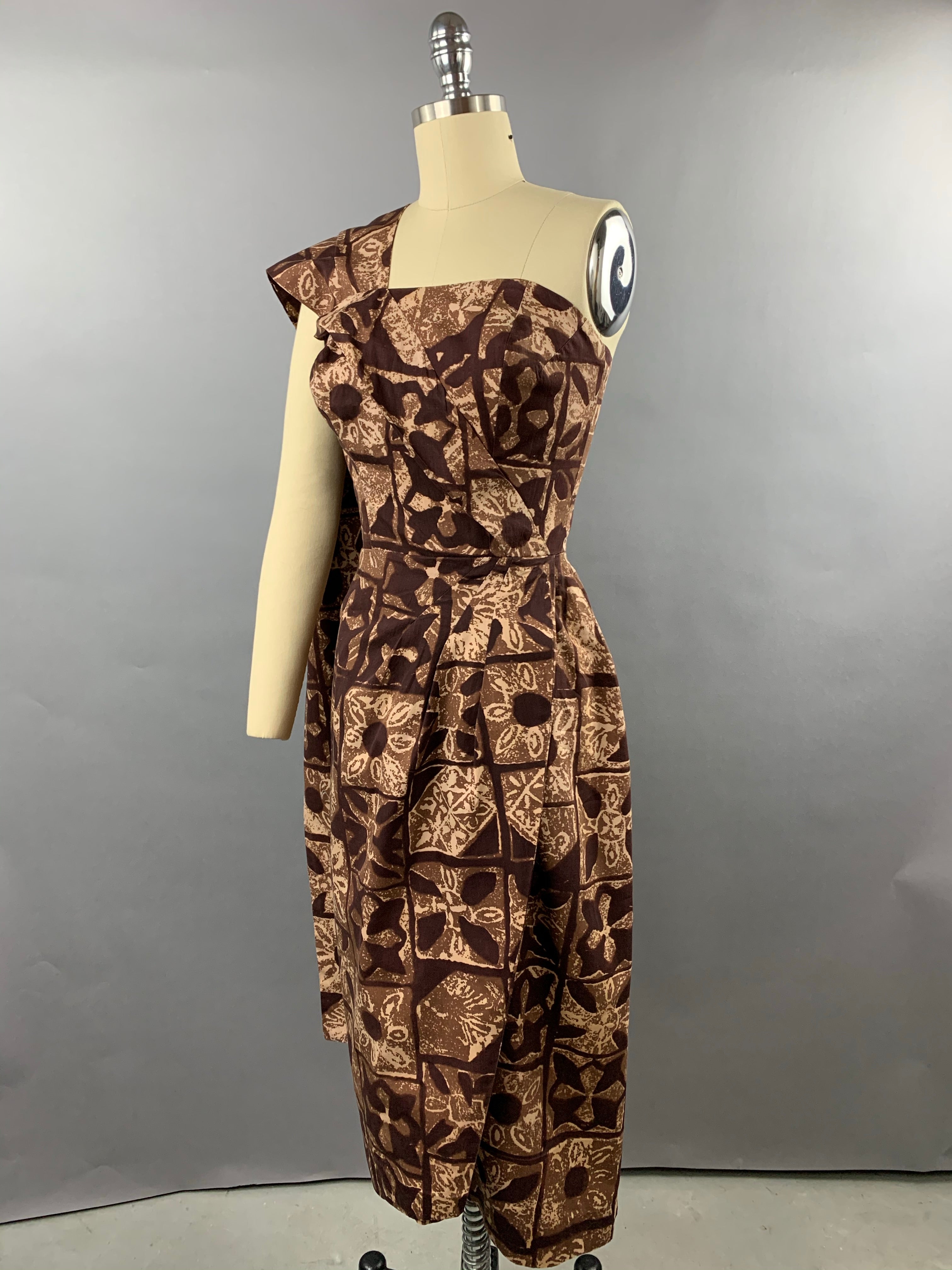 1950s Alfred Shaheen Cotton Tapa Dress and Waterfall Shawl Size XS