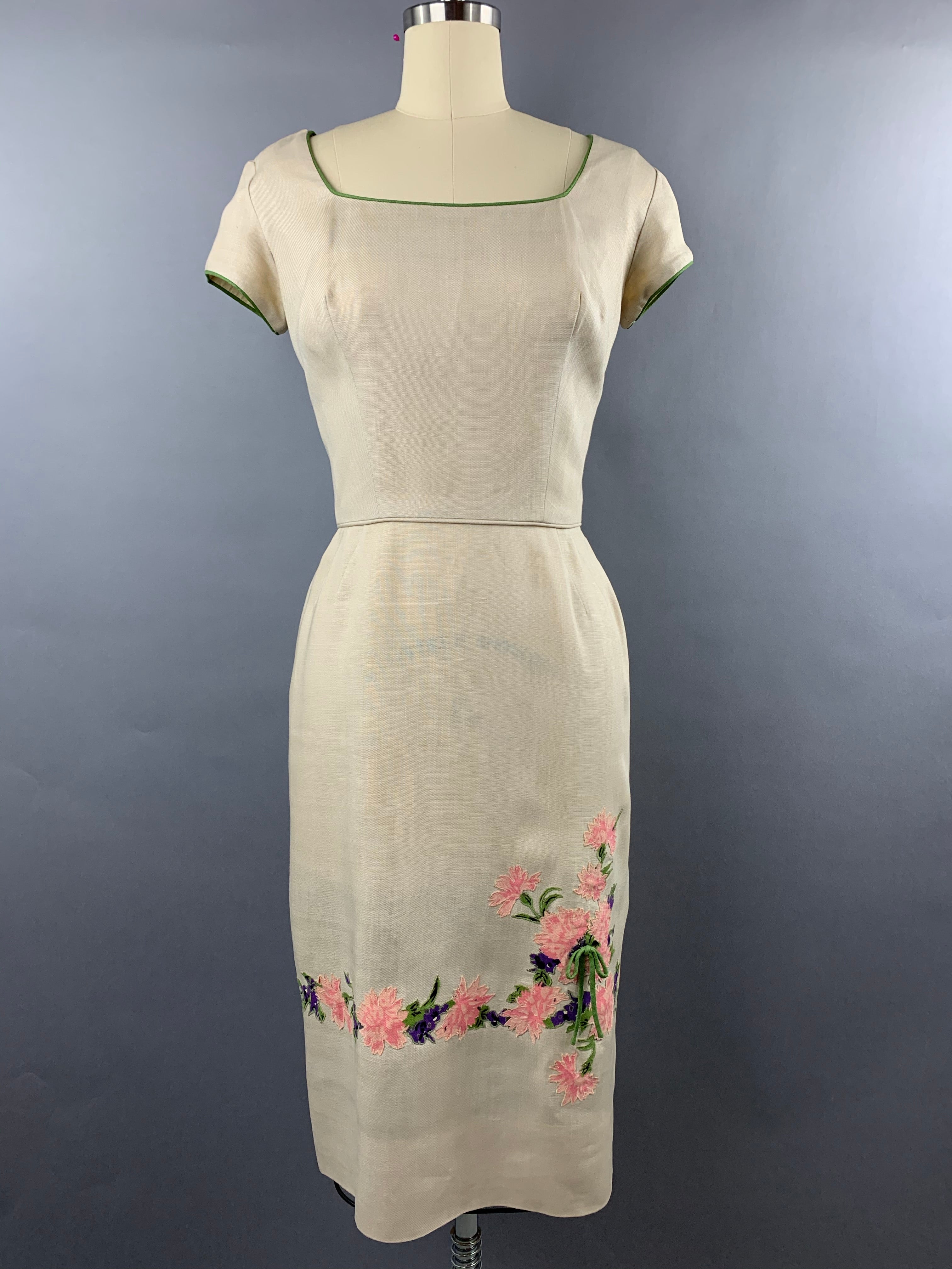 1950s Peggy Hunt Cream Linen Wiggle Dress with Carnation Applique Size S