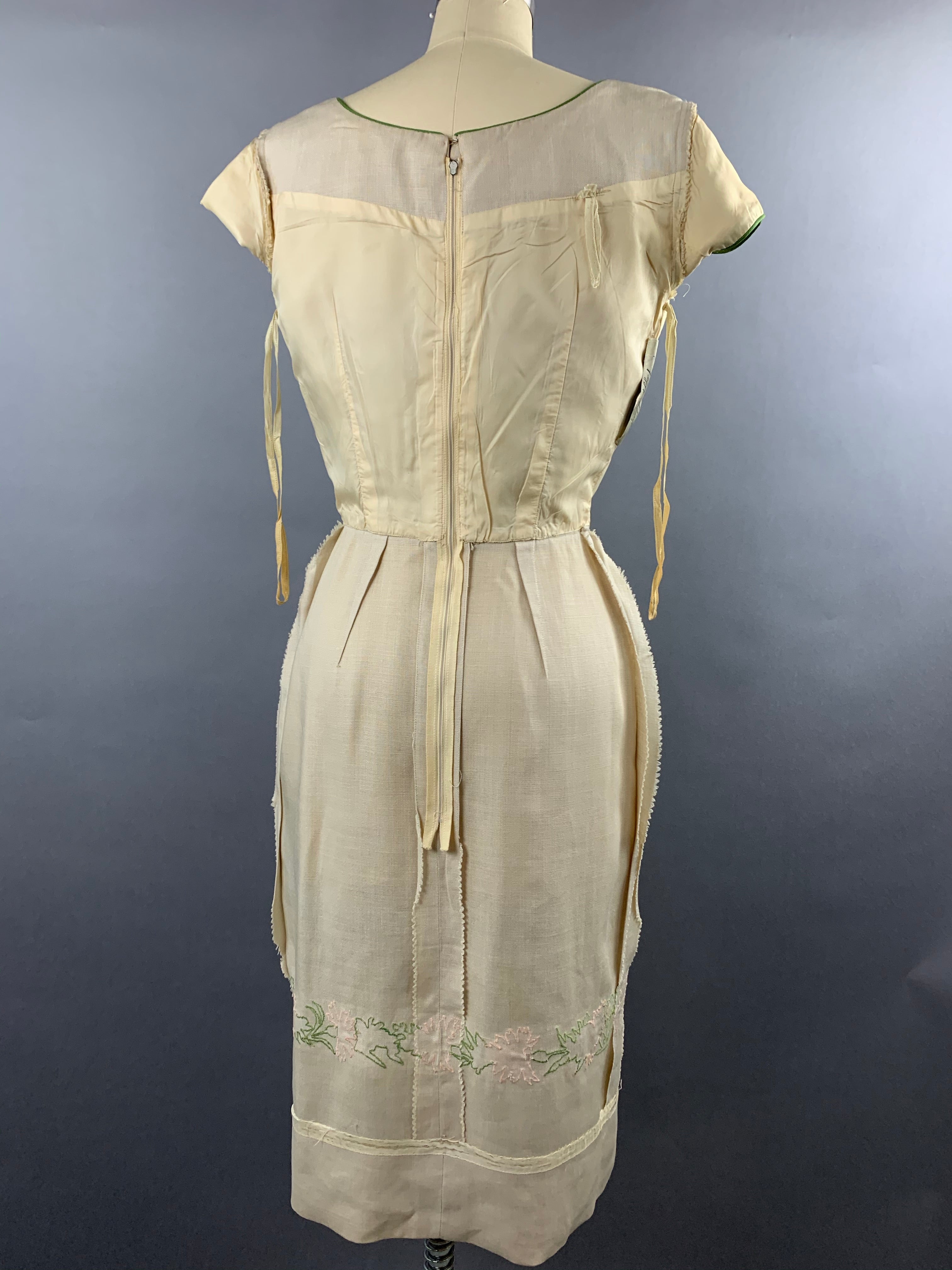 1950s Peggy Hunt Cream Linen Wiggle Dress with Carnation Applique Size S