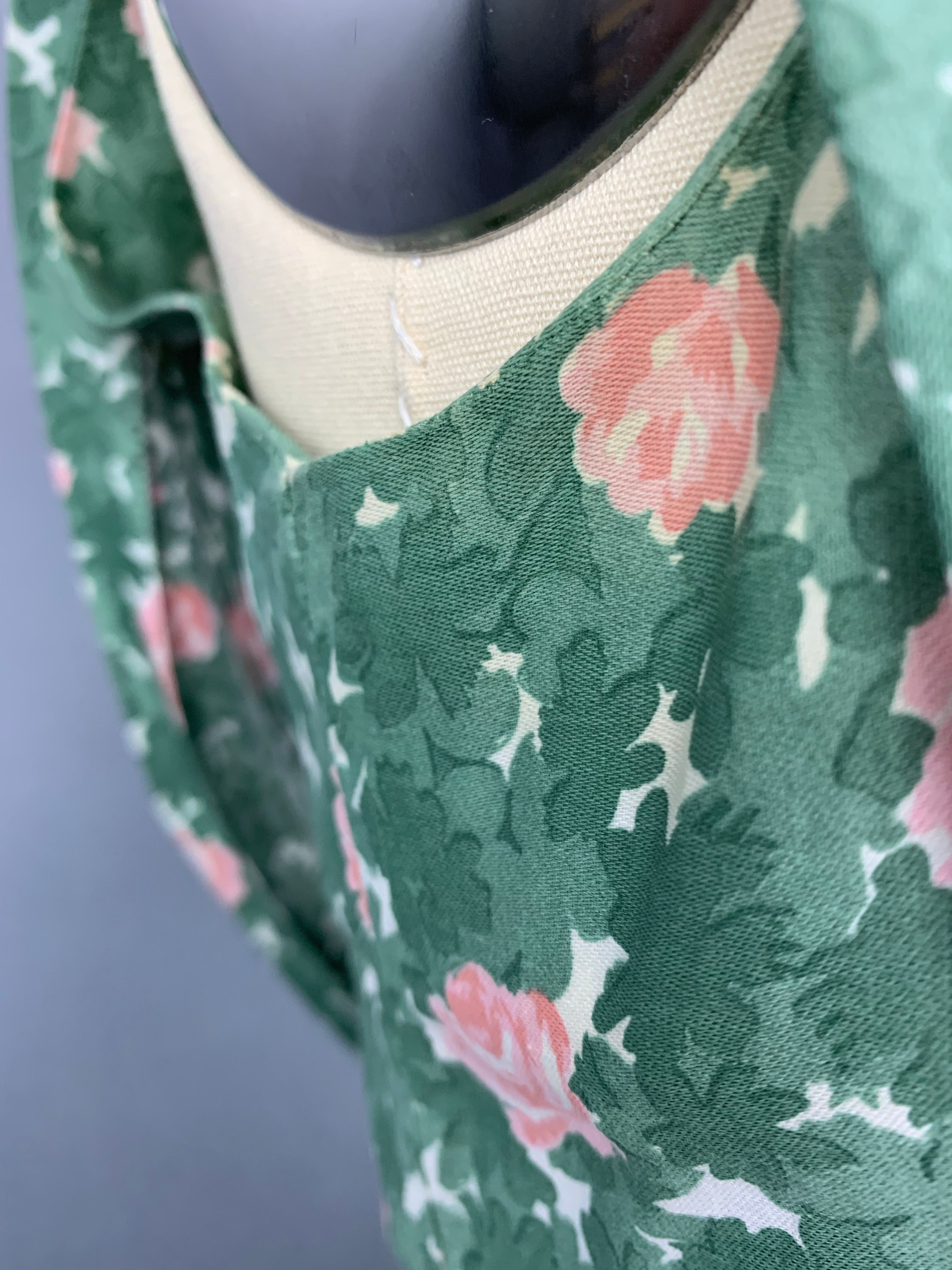 1950s Jeanette Alexander Green Cotton with Pink Roses Dress Size S